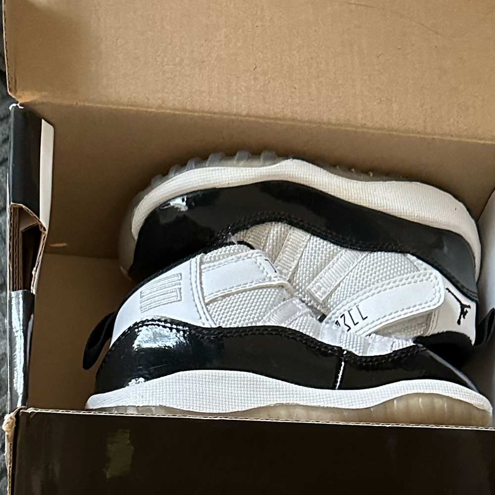 Jordan 11s